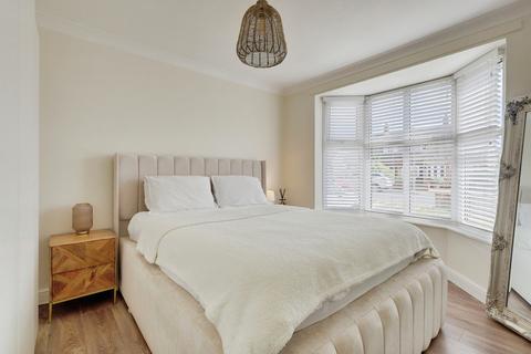 9 Boyce View Drive, Benfleet, SS7 5EA