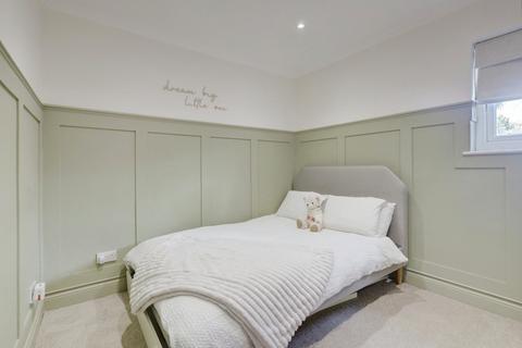 9 Boyce View Drive, Benfleet, SS7 5EA