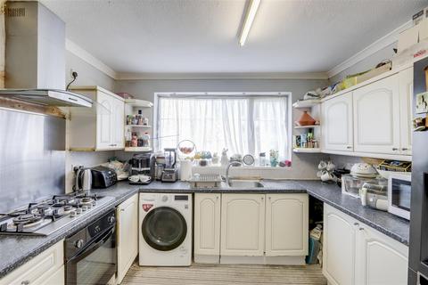 3 bedroom semi-detached house for sale, Broad Walk, Nottingham NG6