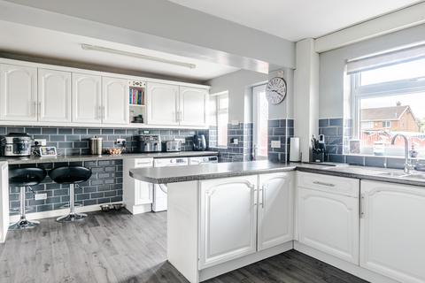16 Badsworth Road, Warmsworth, Doncaster, DN4 9LH