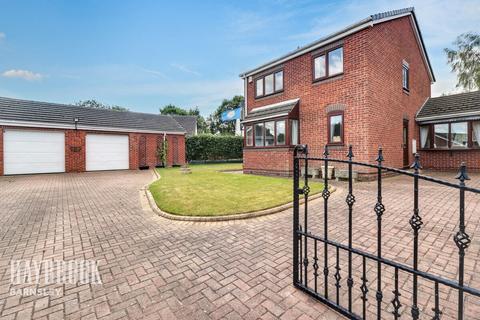 4 bedroom detached house for sale, Linburn Close, Royston