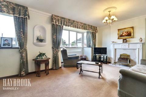 4 bedroom detached house for sale, Linburn Close, Royston