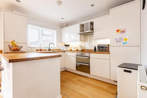 47 Upland Road, Thornwood, Epping, CM16 6NJ