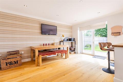 47 Upland Road, Thornwood, Epping, CM16 6NJ
