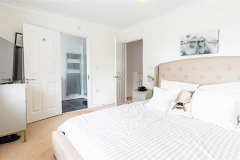 47 Upland Road, Thornwood, Epping, CM16 6NJ