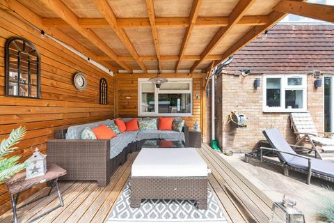3 bedroom link detached house for sale, Flambards Close, Royston SG8