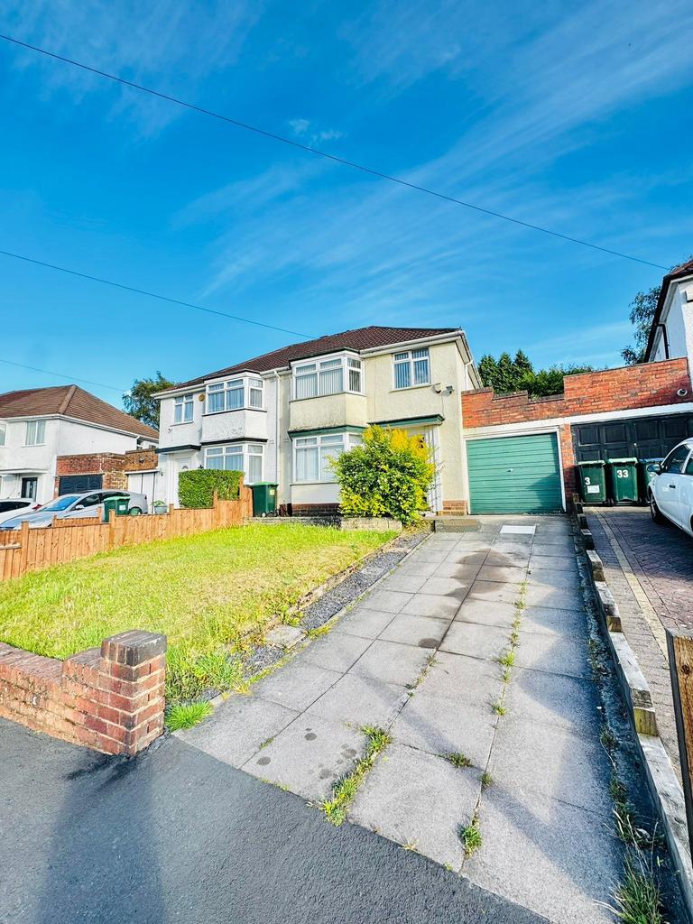 31 Pine Road, Tividale, B69 1TZ 3 bed semi-detached house to rent - £ ...