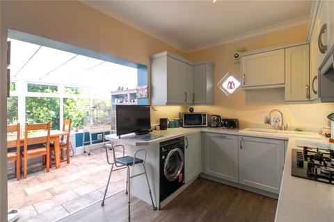 2 bedroom bungalow for sale, St. James Gardens, Westcliff-on-Sea, Essex, SS0