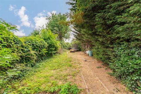 undefined, Pinkwell Lane, Hayes UB3