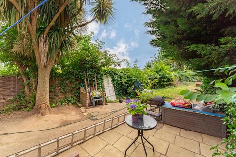 undefined, Pinkwell Lane, Hayes UB3