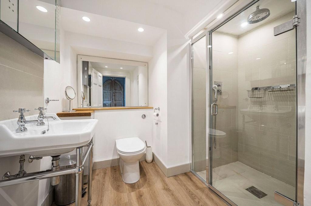 Ensuite