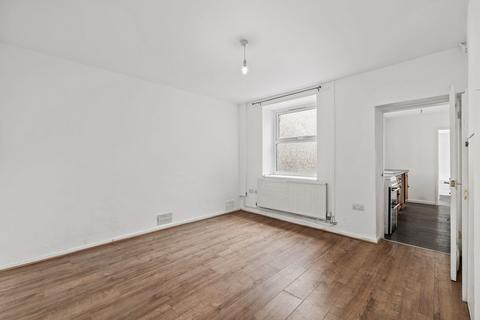 7 Taylors Row, Neath, SA11 1SY