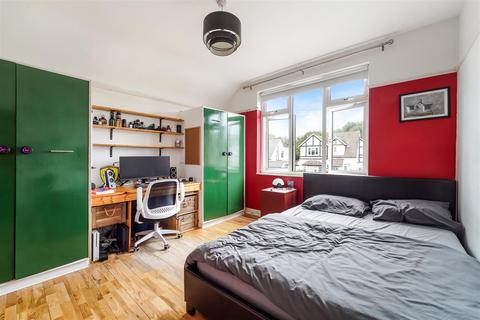 17 Whitehorse Drive, Epsom, KT18 7NE
