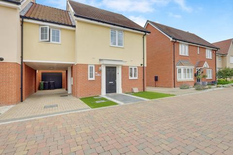 7 Charles Crescent, Rochford, SS4 1FT