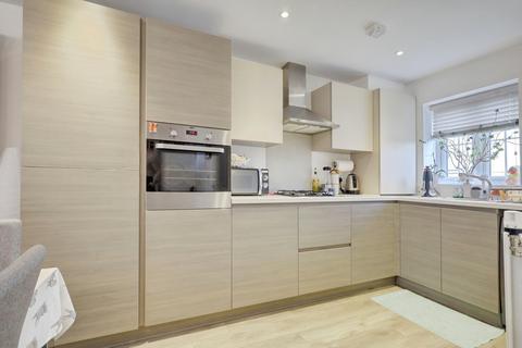 7 Charles Crescent, Rochford, SS4 1FT