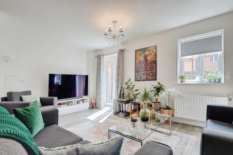7 Charles Crescent, Rochford, SS4 1FT