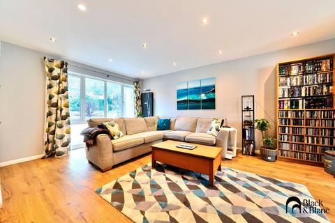 3 bedroom terraced house for sale, Turnpike Link, Croydon, CR0