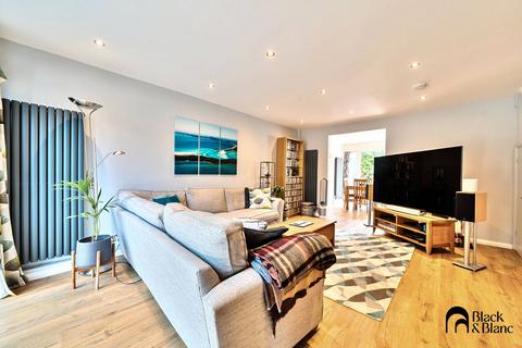 3 bedroom terraced house for sale, Turnpike Link, Croydon, CR0