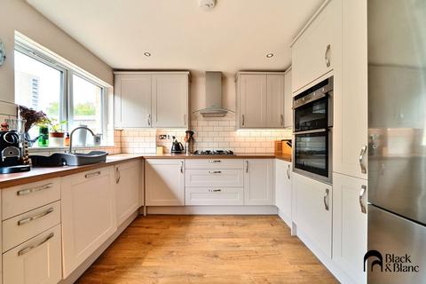 3 bedroom terraced house for sale, Turnpike Link, Croydon, CR0