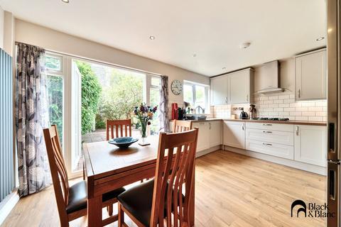 3 bedroom terraced house for sale, Turnpike Link, Croydon, CR0