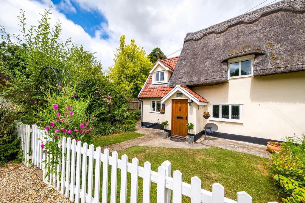 1440px-Little Thatch-1