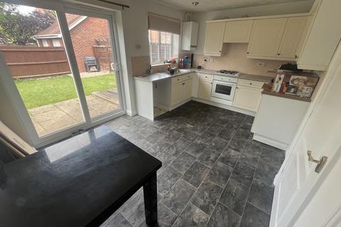 3 bedroom detached house to rent, Lancaster Road, Coddington