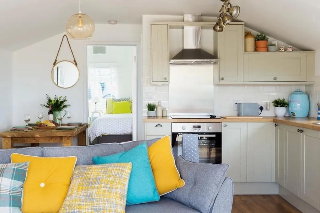 Kitchen Dining Area