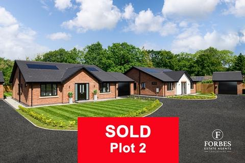 3 bedroom bungalow for sale, Huntley Close, Samlesbury PR5