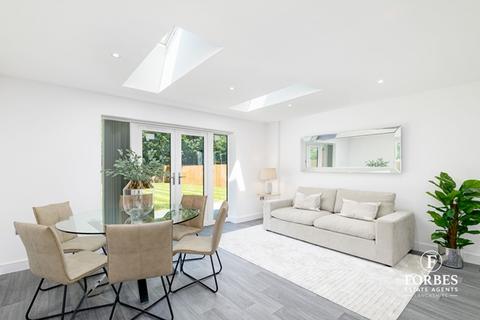 3 bedroom bungalow for sale, Huntley Close, Samlesbury PR5