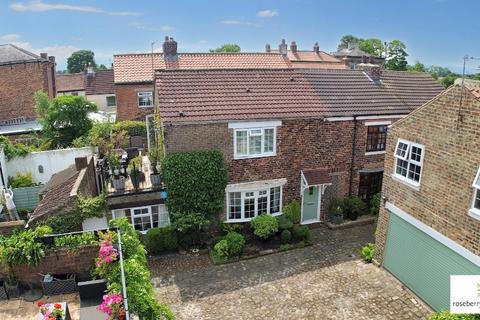 2 bedroom semi-detached house for sale, West Green, Stokesley, Middlesbrough, North Yorkshire