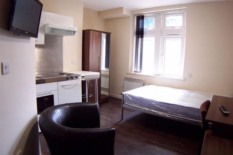1 bedroom apartment to rent, St. Anns Lane, Leeds