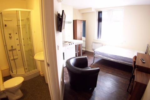 1 bedroom apartment to rent, St. Anns Lane, Leeds