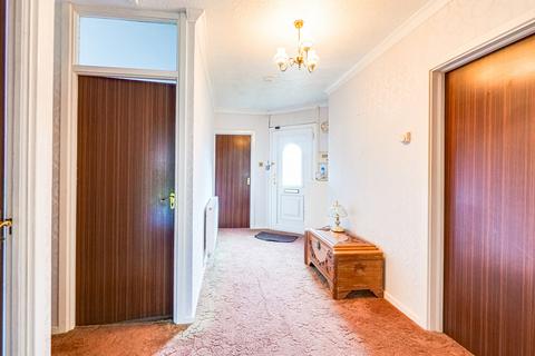3 bedroom semi-detached bungalow for sale, Chelsworth Crescent, Southend-on-Sea, SS1
