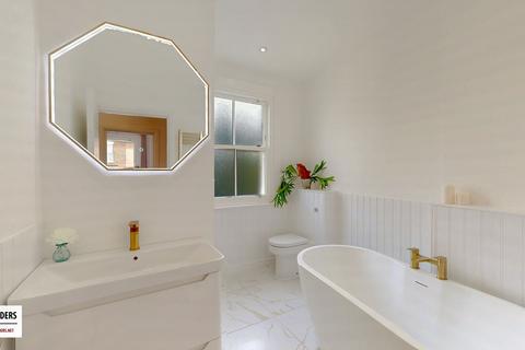 undefined, Alvington Crescent, Hackney, E8