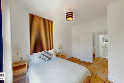 undefined, Alvington Crescent, Hackney, E8