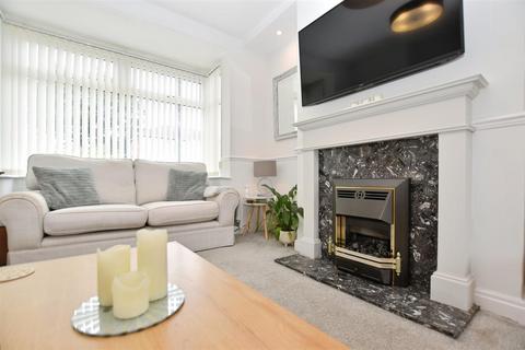 8 Glebe Road, Hull, HU7 0DX
