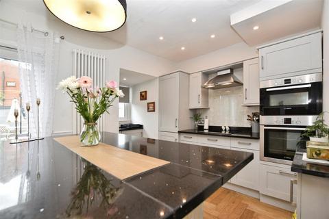8 Glebe Road, Hull, HU7 0DX