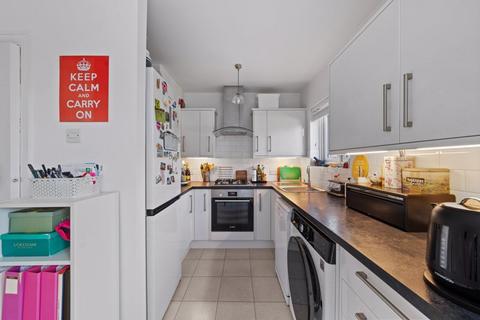 65 Idmiston Square, Worcester Park, KT4 7SX
