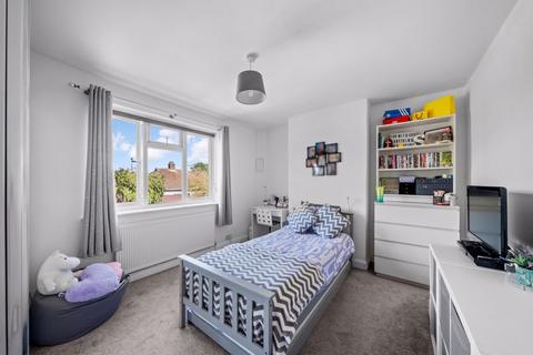 65 Idmiston Square, Worcester Park, KT4 7SX