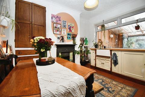 56 Beech Avenue, Garden Village, Hull, HU8 8QJ