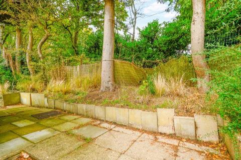 1 bedroom park home for sale, Rose Park, Row Town KT15