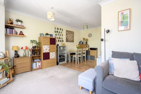 1 bedroom apartment for sale, Spinney Hill, Row Town KT15