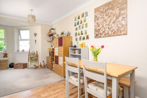 1 bedroom apartment for sale, Spinney Hill, Row Town KT15