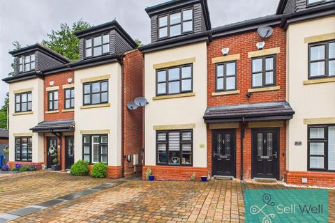 4 bedroom townhouse for sale, Woodland Grange, Manchester M28