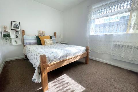 1 bedroom apartment for sale, Spencer Road, Greater London TW7