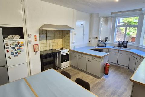 10 bedroom block of apartments for sale, Grosvenor Crescent, Scarborough