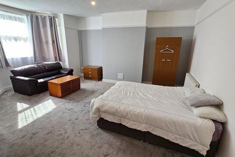 undefined, Grosvenor Crescent, Scarborough