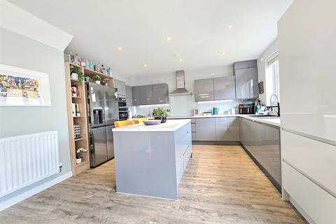 5 bedroom detached house for sale, Wagtail Close, Bude, Cornwall, EX23