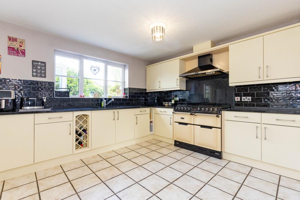 Kitchen/Breakfast