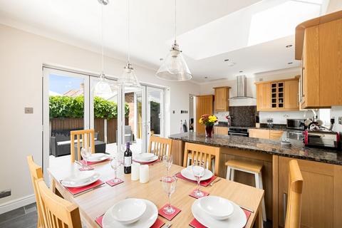 3 bedroom semi-detached bungalow for sale, Wear Bay Road , Folkestone, Folkestone, CT19